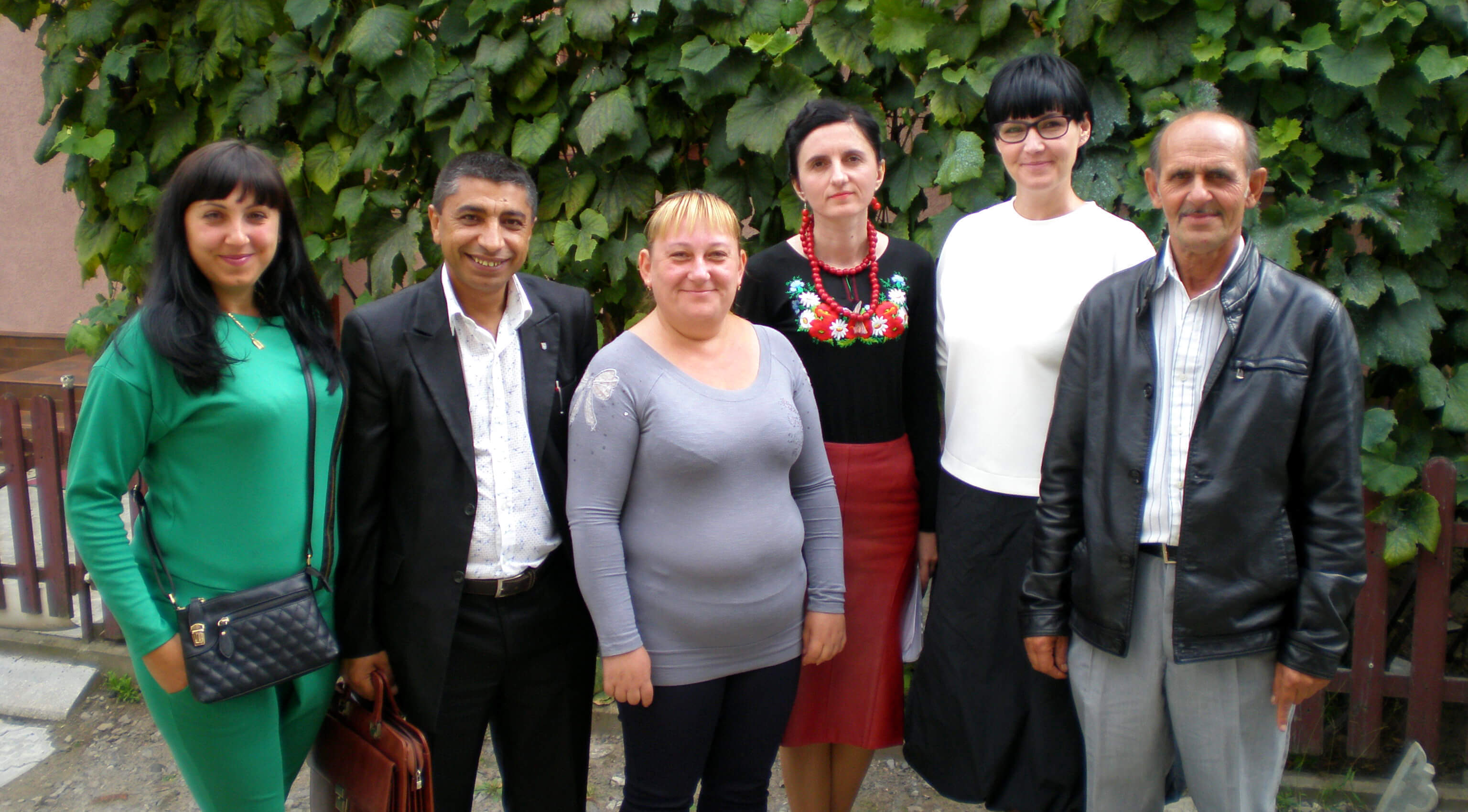 EMPR meets leaders of Mukacheve Roma community and human rights defenders: /from left to right/ Renata Balog, Andriy Gorvat, Georgina Pfeifer, Iryna Lysnychka, Natalia Kozyr, Dezyderiy Kondi. EMPR photo