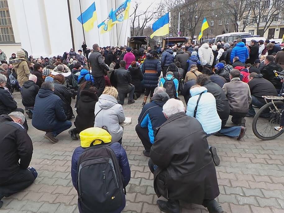Odessa pays last tribute to soldiers tormented by Russian invaders