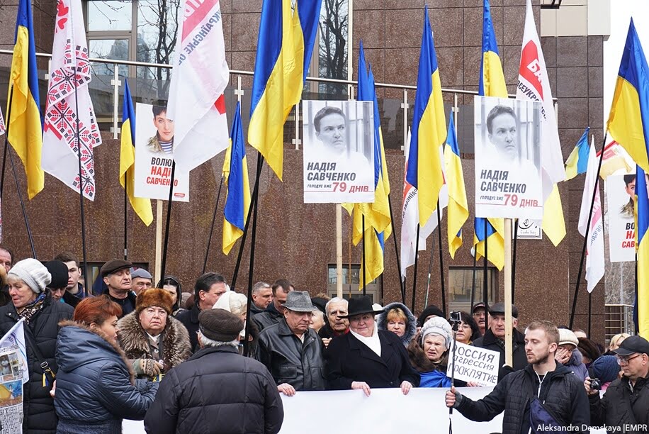 Odessa residents commemorate Nemtsov and require Savchenko release