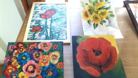 Une école de peinture vend des tableaux afin d’aider les militaires ukrainiens