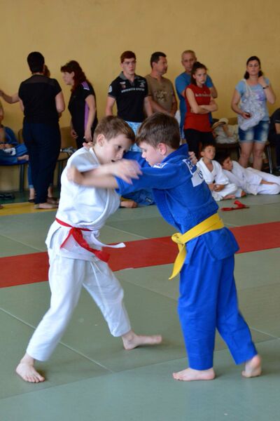 ayd pE2ligCMxKQ9zjDzzmsWbWEfouPYFANIkqLXLuA