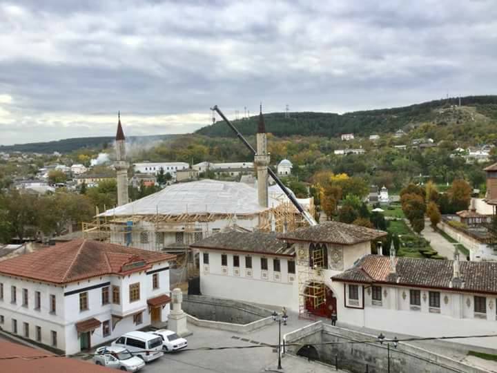 Russian invaders destroy Bakhchisaray Palace in Crimea
