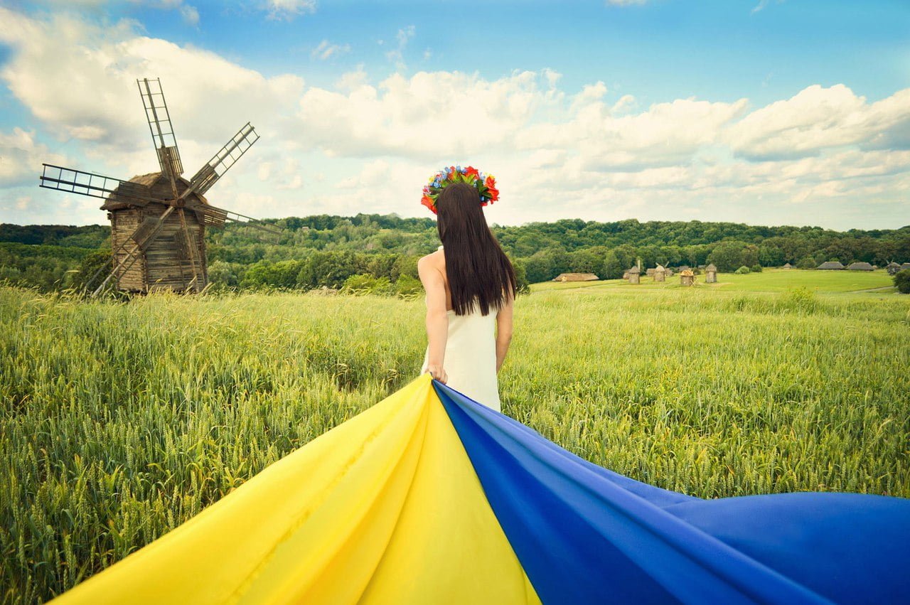 Famous women of ancient and modern Ukraine including Princess Olha Lesya Ukrainka and Roksolana