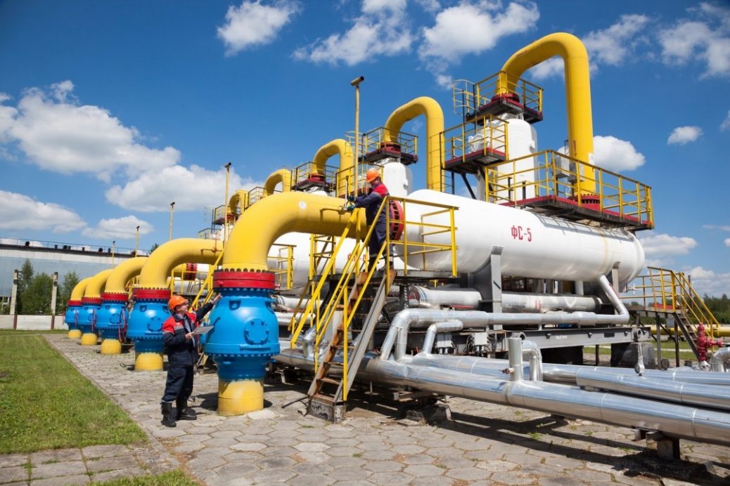 Ukraine is conducting crucial negotiations on gas transit contracts with Russia under the pressure