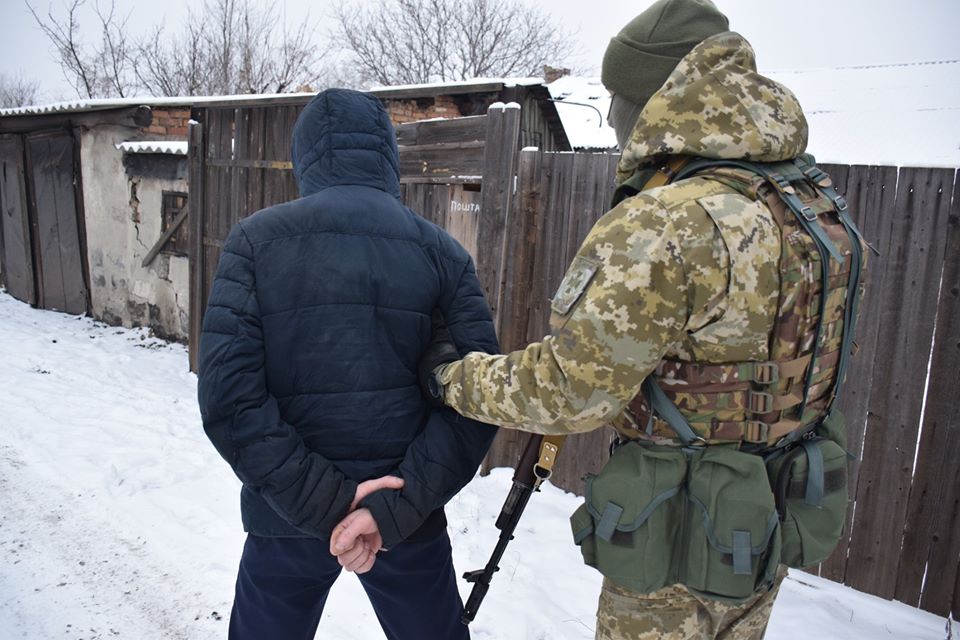 Another witness for the Hague: guard of MH-17 crash site detained