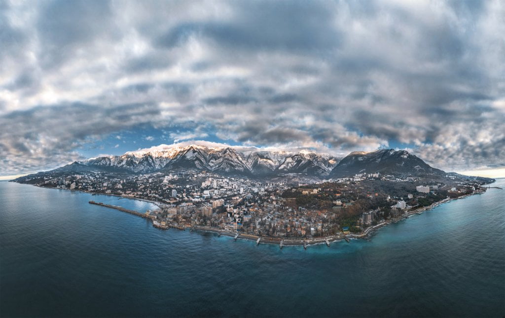 Day of resistance to occupation of Crimea riles Kremlin