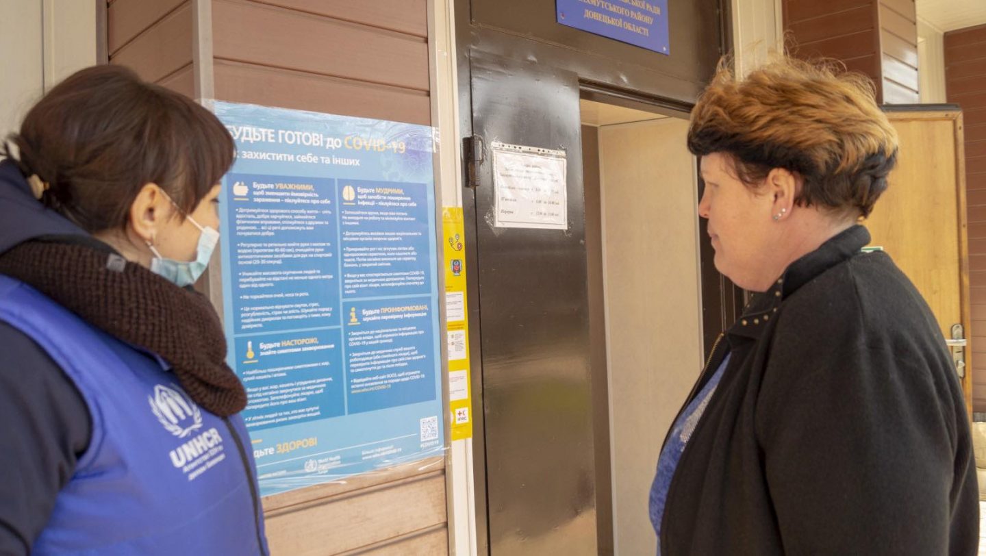 Healthcare workers treating COVID-19 patients in Ukrainian hospitals during a pandemic surge and high hospital pressure period