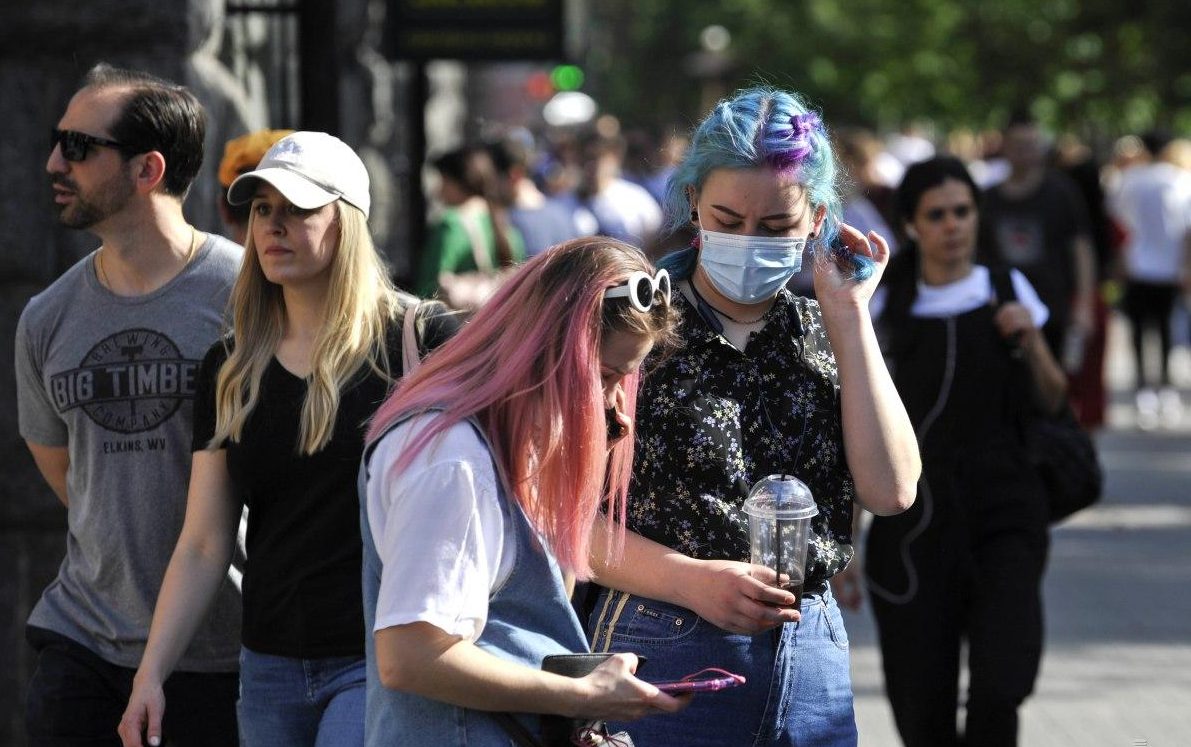 Healthcare workers in Ukraine during COVID-19 pandemic as Day 516 update shows new infection trends and regional spread