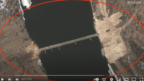 Pontoon bridge constructed 4 km from Ukrainian border North of Kyiv