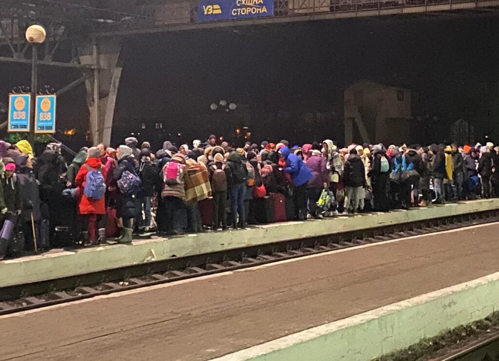 The Russians struck an air strike on Ukrainian-controlled railway exit in Donbas