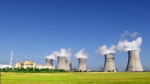 Map and plant images showing Ukraine’s major nuclear power stations now aligned under WANO Paris Center instead of the Moscow Center shift.
