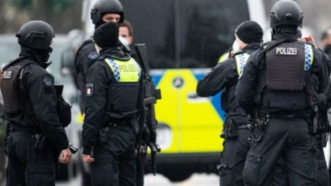 German police secure scene after arrests of 25 suspects in alleged coup d’état plot tied to Russian contacts and extremist networks