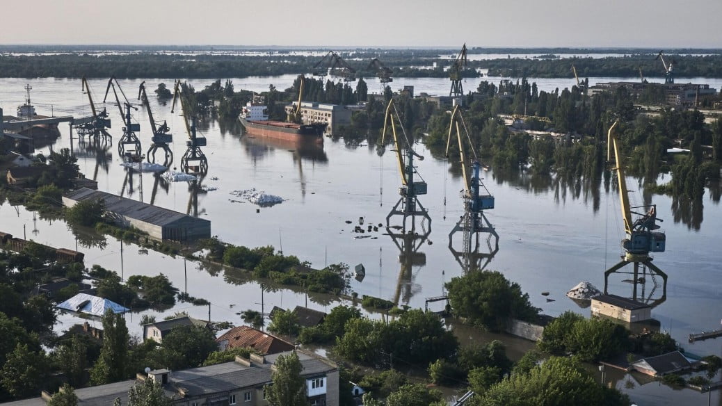 What does the Kremlin gain from the Kakhovka HPP blow up?