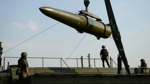 Interview with expert on potential Russian nuclear weapons deployment to Belarus, including missiles and military strategy context from Kremlin moves