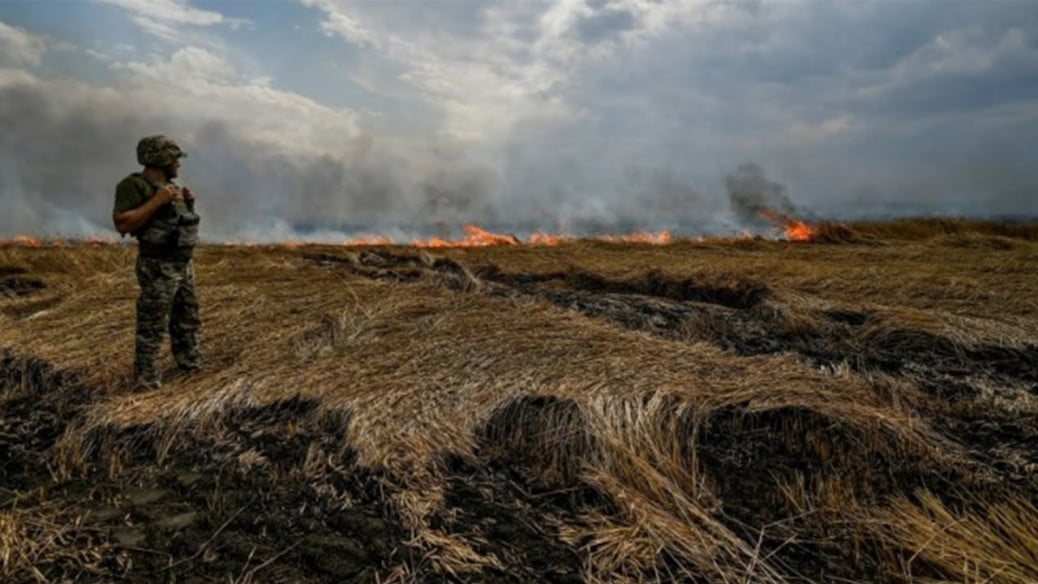 What is really happening at the Ukraine’s front? And what should society do?