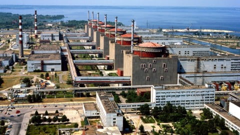 Zaporizhzhia nuclear power plant facility infrastructure under wartime threat symbolizing rising nuclear safety risks in Ukraine conflict