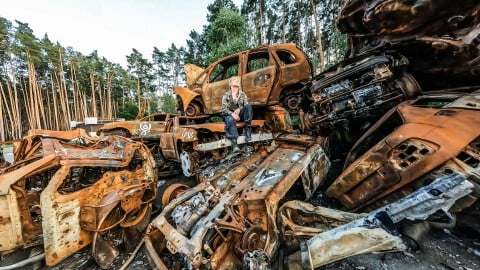 After Russia's invasion of Ukraine, most Americans hate Russia, and I understand more about the difference between "dyakuyu" and "spasiba" - Kelsie Kimberlin