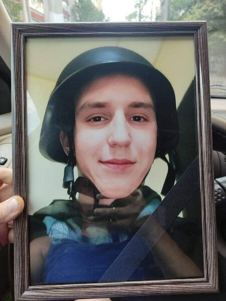 Help posthumously award the title of Hero of Ukraine to the young defender who died in Bakhmut