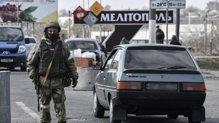 Russians shoot Ukrainian POWs as can’t resist the AFU onslaught in the south