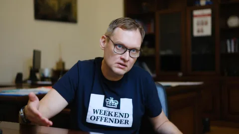 Portrait of former Deputy Head of Ukraine’s President’s Office Andriy Smyrnov as anti‑corruption authorities charge him with illegal enrichment.
