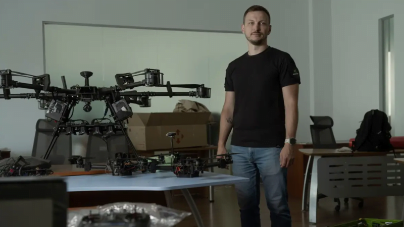 Ukraine is developing a swarm of drones capable of attacking without human intervention