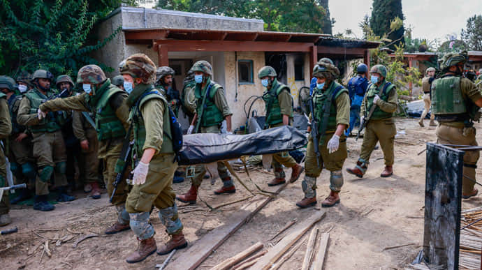 Who limits Ukraine’s ability to attack the russia’s territory, while pushing to peace talks on the terms of the agressor