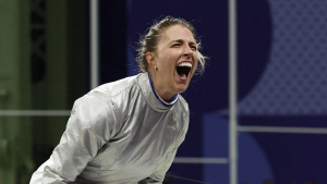 Olga Kharlan won Ukraine’s first medal at the 2024 Olympics in a dramatic match: a bronze in saber fencing