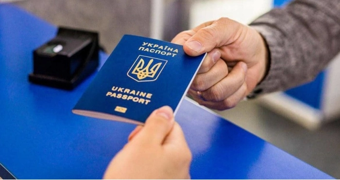 The government continues to complicate life for Ukrainians abroad