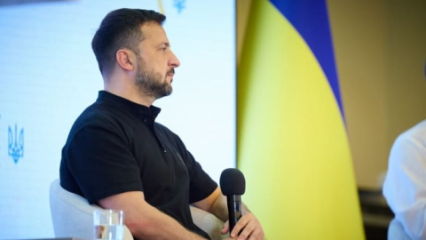 President Volodymyr Zelenskyy during a detailed briefing on Ukraine’s bold Kursk region offensive into Russian territory with map and frontline visuals
