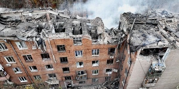 Ukrainian family survided after russian ballistic missile hit it’s appartment in Kryvyi Rih