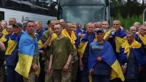 The second stage of the “1000 for 1000” prisoner exchange: 27 defenders of Mariupol have returned to Ukraine