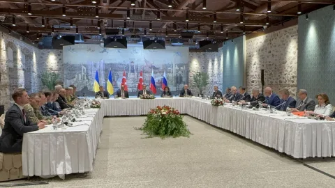 Delegates at Ukraine-Russia talks in Istanbul after negotiations on a 1,000-for-1,000 prisoner exchange, with no ceasefire deal reached.
