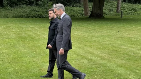 President Zelenskyy with NATO Secretary General and allied leaders at the NATO summit in The Hague, discussing defense cooperation and military support.