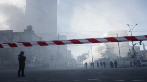 Explosions and air-defense fire in Taganrog and Moscow region as Ukrainian drones trigger overnight blasts and airport air-raid protocols.