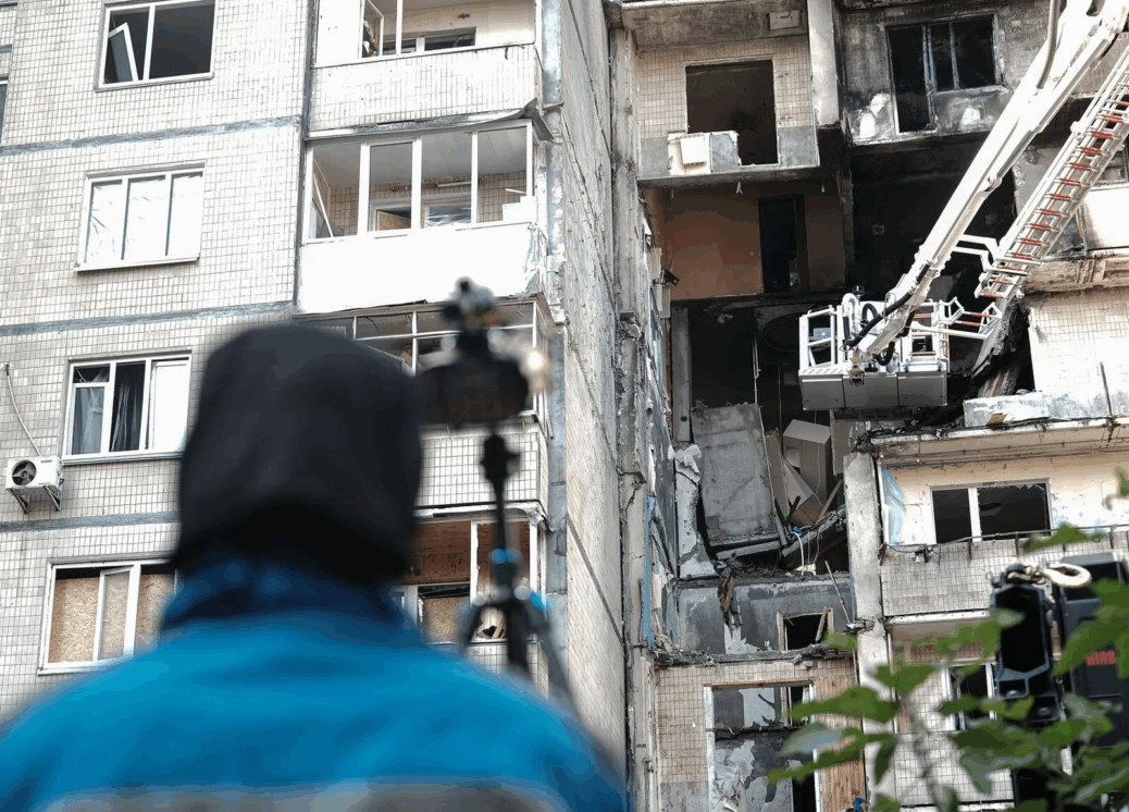 Russian Strike on Kyiv’s Sviatoshyn District Kills Three, Rescue Operations Completed