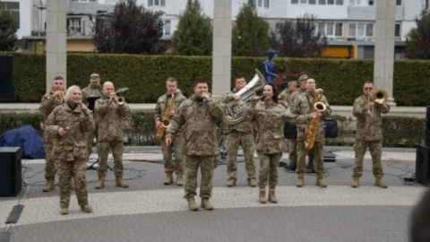 The Power of Music: In Irpin, the Armed Forces Orchestra Gathered Locals for a Charity Concert