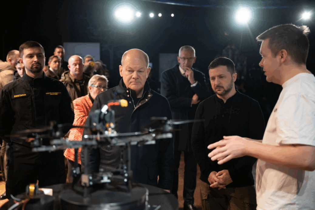 Disbanded Drone Unit Scandal Raises Questions About Zelenskyy’s Control and Yermak’s Influence