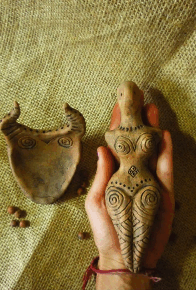 Ancient Trypillian pottery and reconstructed dwelling near Nebelivka, symbolizing genetic links between Trypillians and modern Ukrainians. EMPR.media