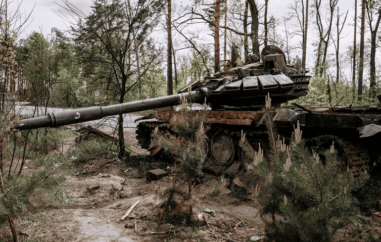 Battle for Initiative: Russian Forces Intensify Offensive Near Dobropillia
