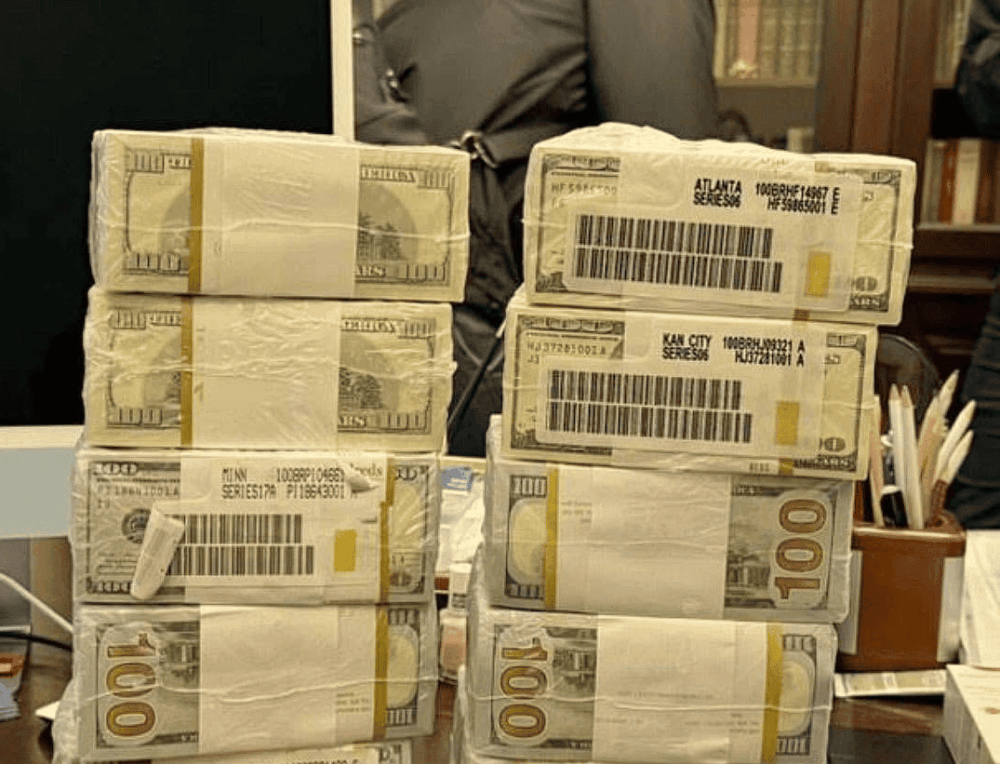 Mechanisms of Presidential Corruption: How Trusted Allies Manage Cash and Influence Networks