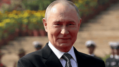 Russian and US flags – illustration of Kremlin rejecting US peace plan 2025