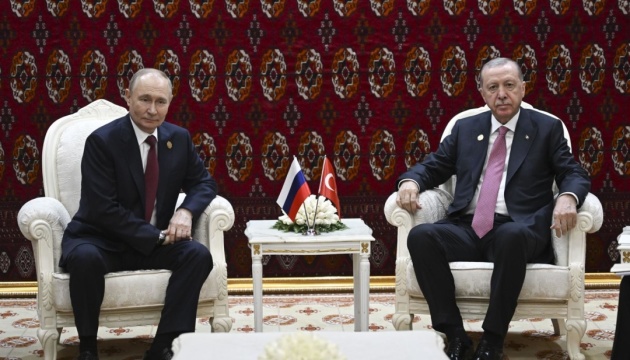Erdogan Urges Putin to Accept “Limited Ceasefire” in Ukraine During Meeting in Turkmenistan