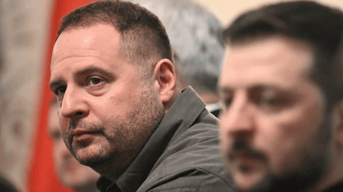 Andriy Yermak Visits Foreign Intelligence Service Office, Possible Border Crossing Preparation