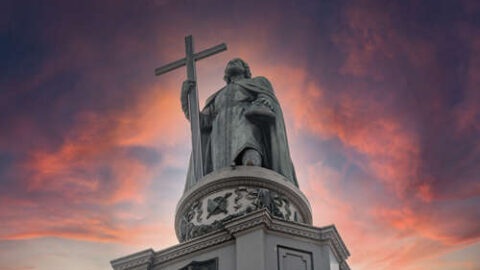 Monument to Volodymyr the Great in Kyiv overlooking the Dnipro River, a symbol of Kyivan Rus and Ukraine’s medieval statehood