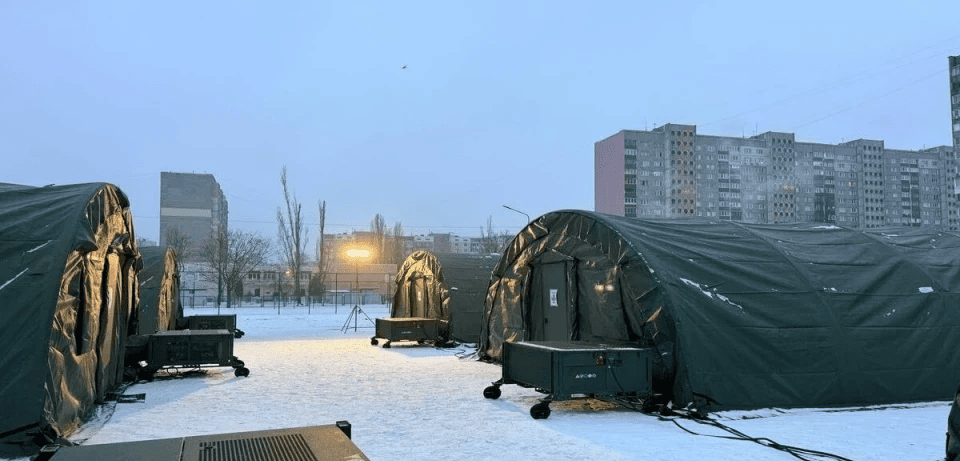 Mobile Ovens, Outlets and Kids’ Zones: Inside Kyiv’s Blackout Tents