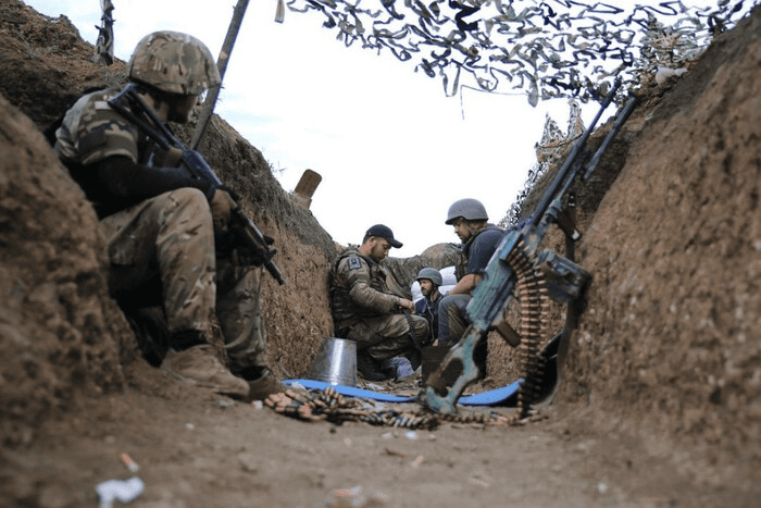 Frontline Situation from Ukrainian Military Personnel and Analysts