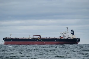 Oil tankers linked to Russia’s shadow fleet departing Baltic Sea ports, illustrating record crude exports despite Western sanctions.