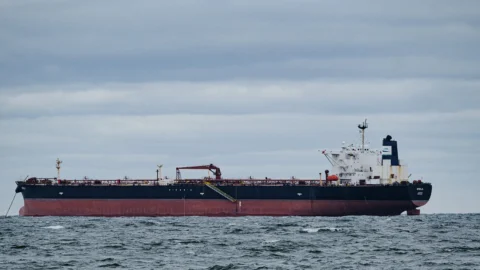 Oil tankers linked to Russia’s shadow fleet departing Baltic Sea ports, illustrating record crude exports despite Western sanctions.