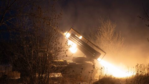 Ukrainian army positions under Russian air and drone attack on May 21 2025, with explosions and tactical maneuvers near frontline sectors. :contentReference[oaicite:1]{index=1}