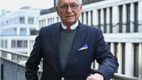 Wolfgang Ischinger speaking at the Munich Security Conference, symbolizing Europe’s controversial stance on a ceasefire in Ukraine.